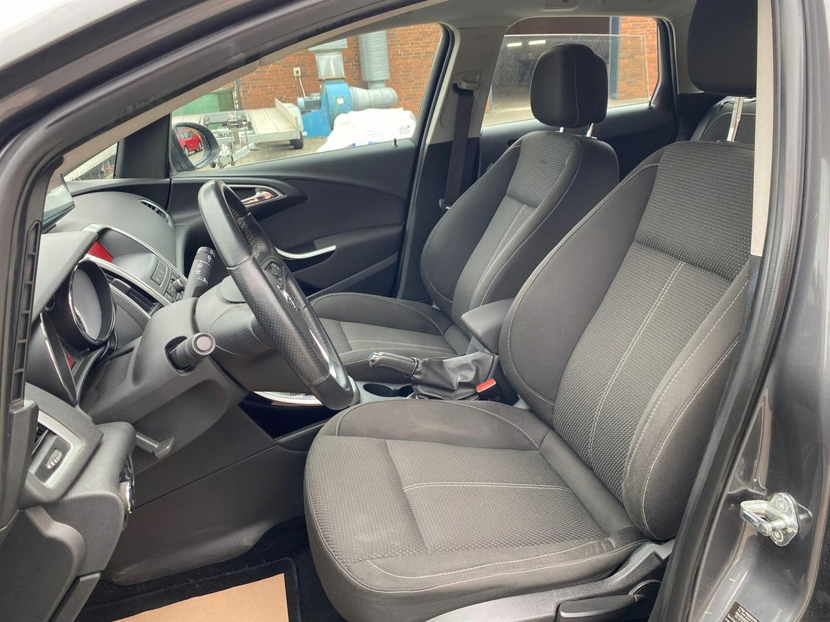 Opel Astra Sports Tourer 1,4 Turbo Sport 140HK 2012
