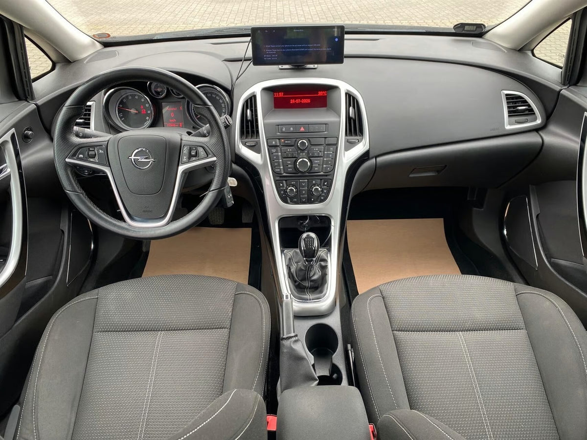 Opel Astra Sports Tourer 1,4 Turbo Sport 140HK 2012