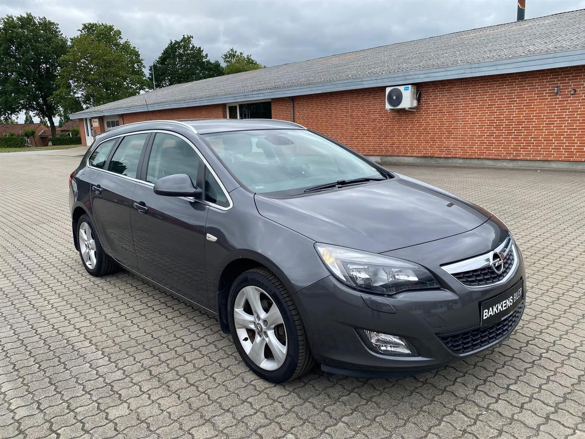 Opel Astra Sports Tourer 1,4 Turbo Sport 140HK 2012
